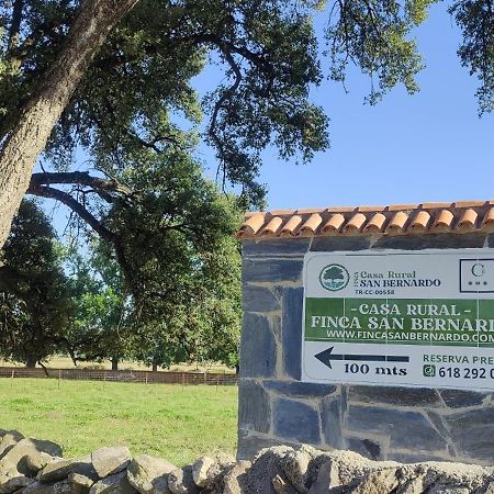 Casa Rural Finca San Bernardo 3 Estrellas Montehermoso 外观 照片